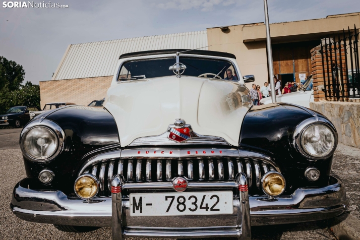 Coches clásicos en San Esteban 2025./ Viksar Fotografía