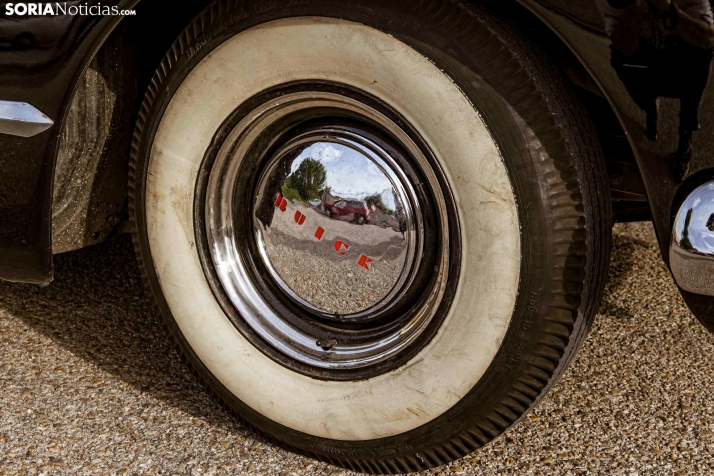 Coches clásicos en San Esteban 2025./ Viksar Fotografía