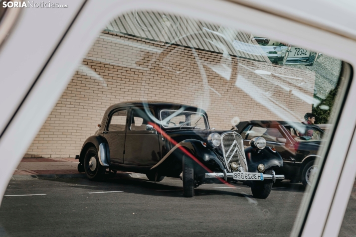 Coches clásicos en San Esteban 2025./ Viksar Fotografía