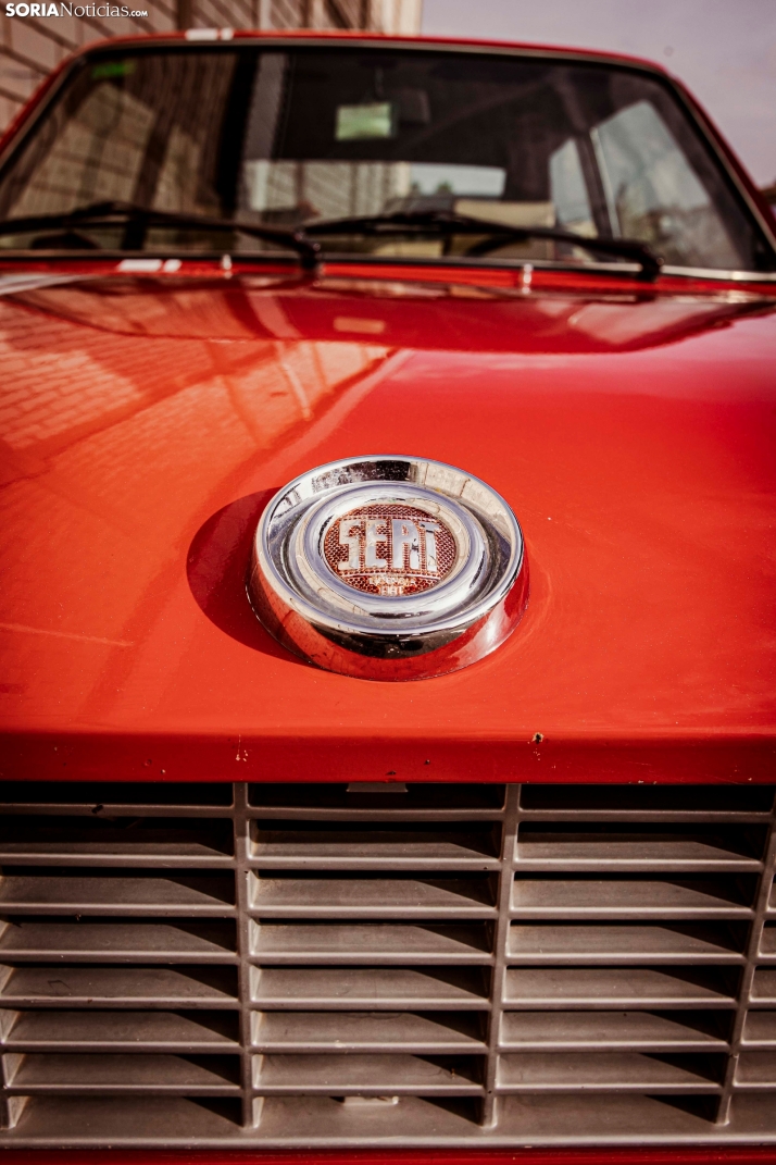 Coches clásicos en San Esteban 2025./ Viksar Fotografía