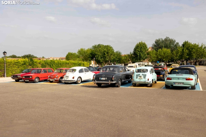 Coches clásicos en San Esteban 2025./ Viksar Fotografía