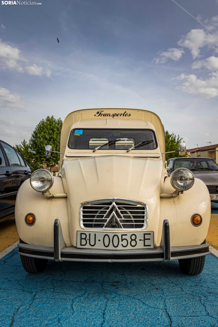 Coches clásicos en San Esteban 2025./ Viksar Fotografía