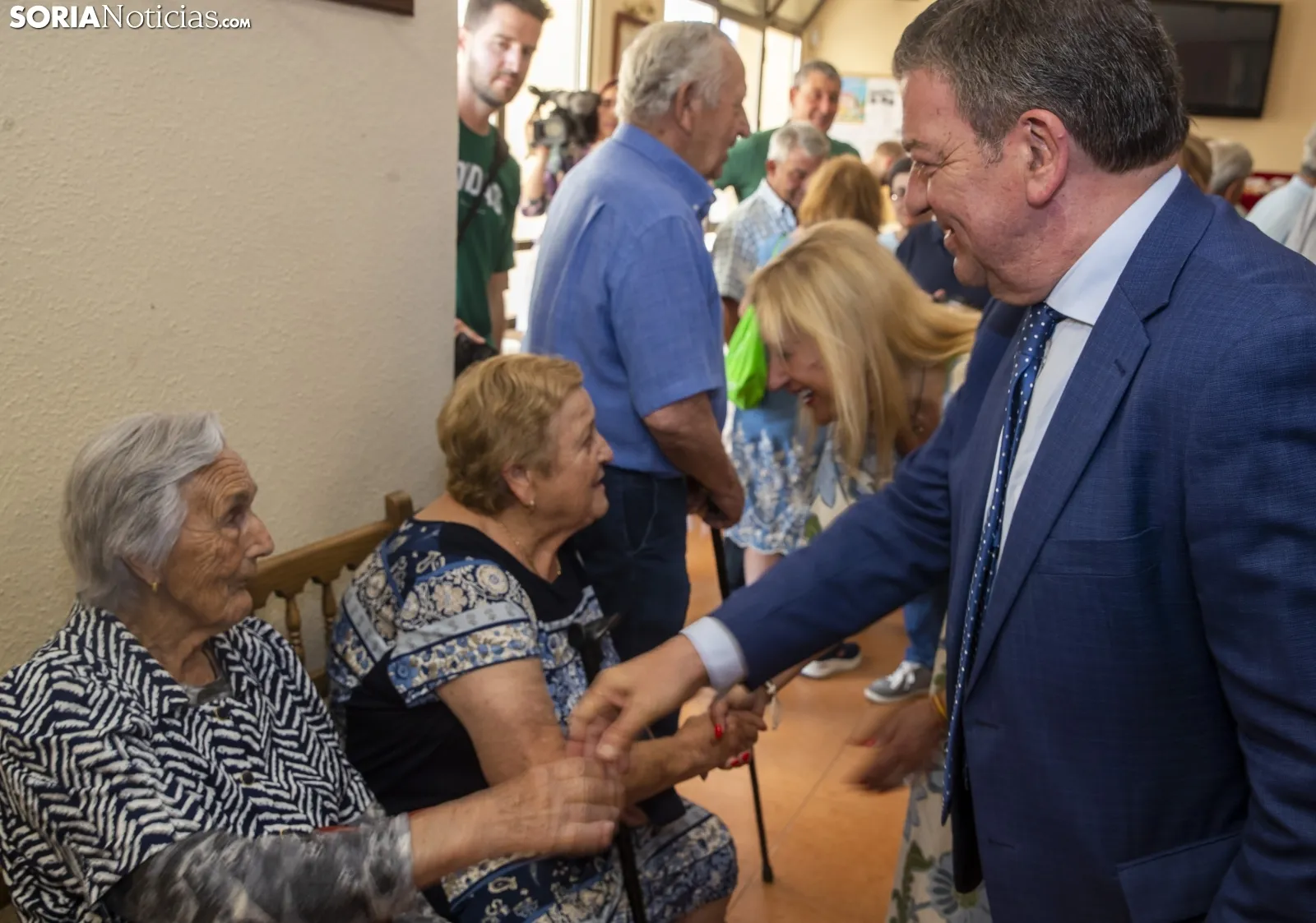 Luis Miguel González Gago visita el bar de Cubo de la Solana.