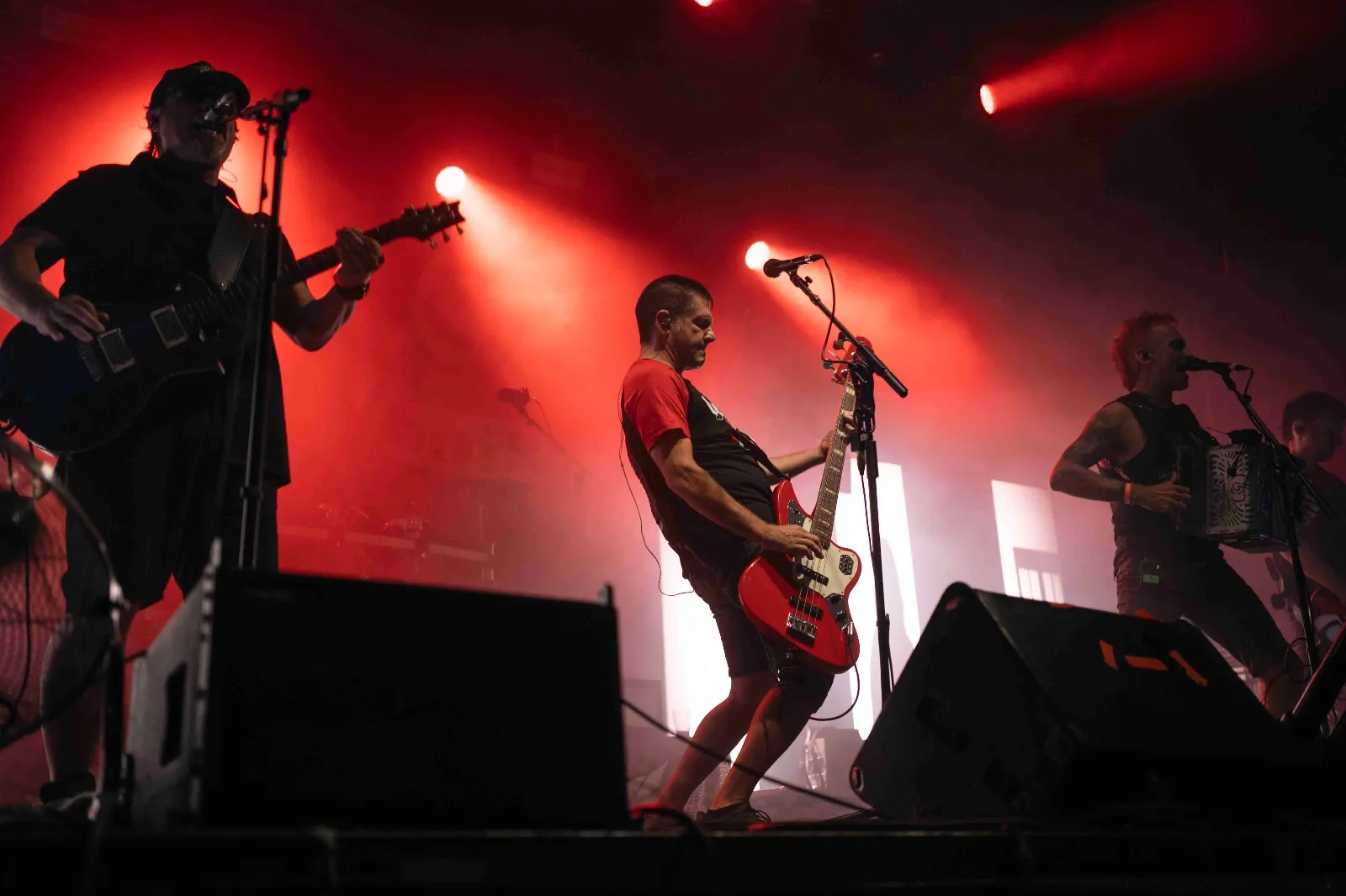 Soria baila al ritmo del mejor rock. Imágenes de Alma Perra fotografía.