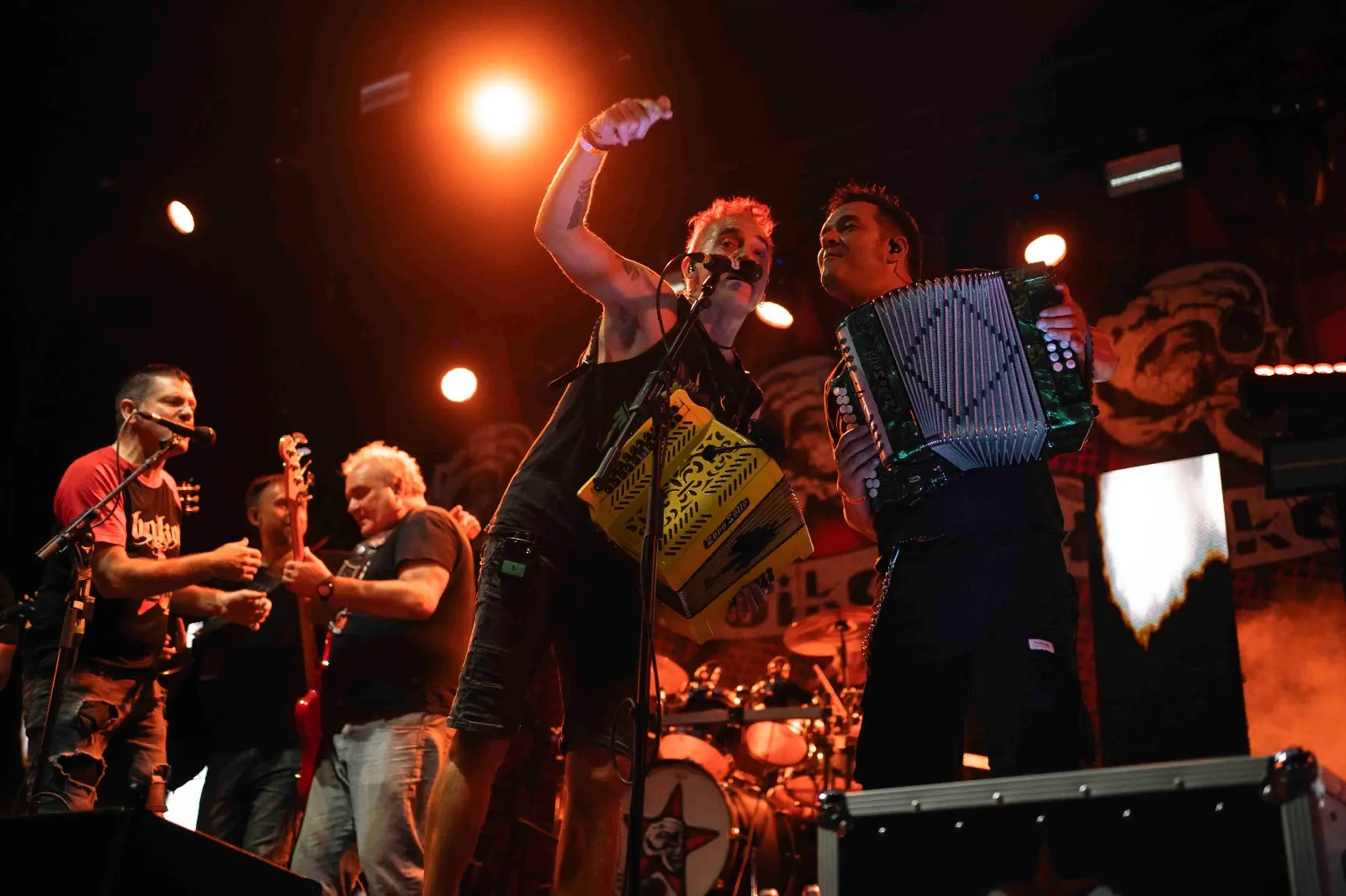 Soria baila al ritmo del mejor rock. Imágenes de Alma Perra fotografía.