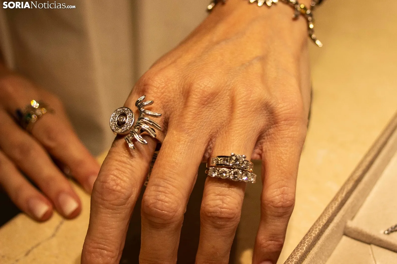 Foto 2 - 'Luz de Soria': belleza, energ&iacute;a e historia en la nueva colecci&oacute;n de Joyer&iacute;a Monreal