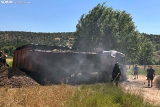 Foto 5 - Arde un camión en Bayubas de Abajo