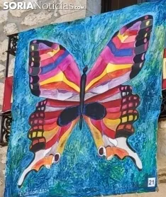 Una imagen de los balcones que lucen coloridos en Castillejo. /SN