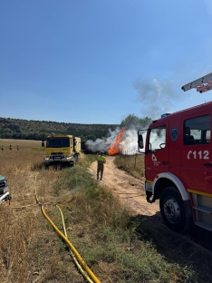 Foto 3 - Arde un camión en Bayubas de Abajo