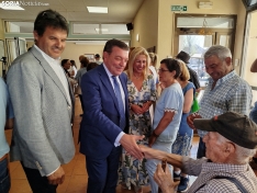 Luis Miguel González Gago visita el bar de Cubo de la Solana. 