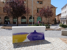 Banco-libro dedicado a Antonio Machado