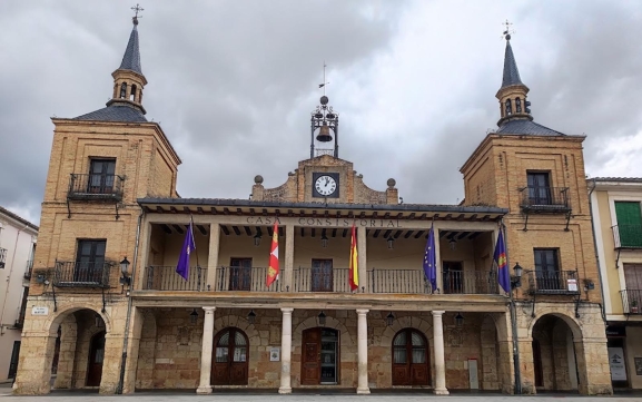 El PSOE exige la dimisión de Pardo y le acusa de gobernar a base de nóminas en El Burgo