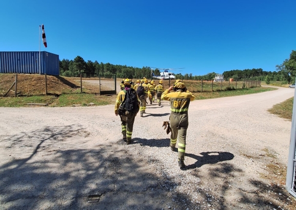 Soria se vuelca para apagar el impactante incendio de Tarragona con más de 20 profesionales desplazados