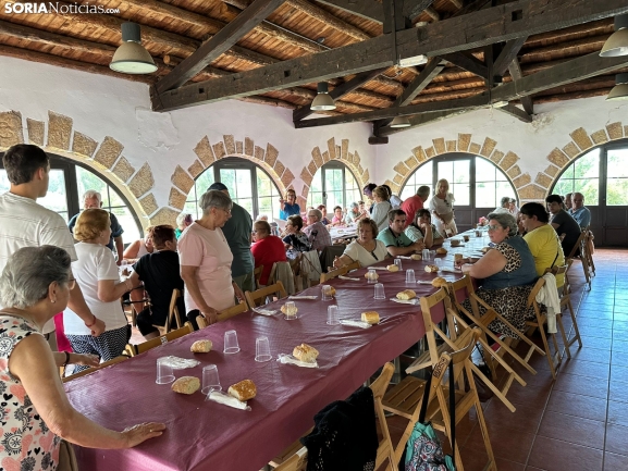 La Barriada pone el broche de oro a sus fiestas con una jornada de hermandad y tradición