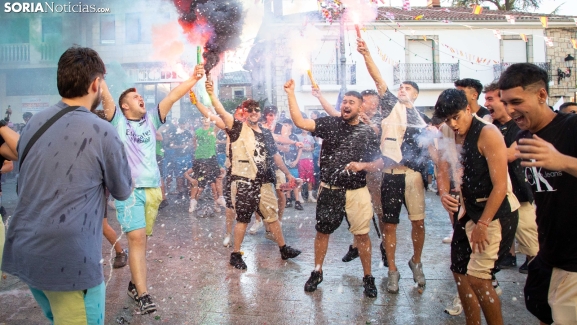 GALERÍA | San Leonardo estalla en fiestas con el pregón y su desfile de carrozas