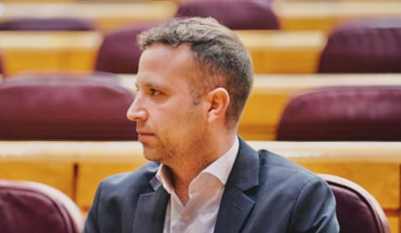 Javier Jiménez: Carlos Martínez sigue aplaudiendo a Sánchez pese a los escándalos de corrupción que salpican al PSOE