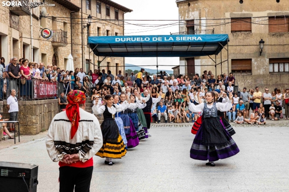 EN FOTOS | Duruelo baila a ritmo de jota en el IX Certamen de Folklore