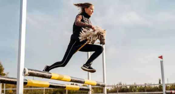 Este pueblo de Soria apuesta por la equitación vegana para las fiestas de su pueblo, pero... ¿qué es y cómo se practica?