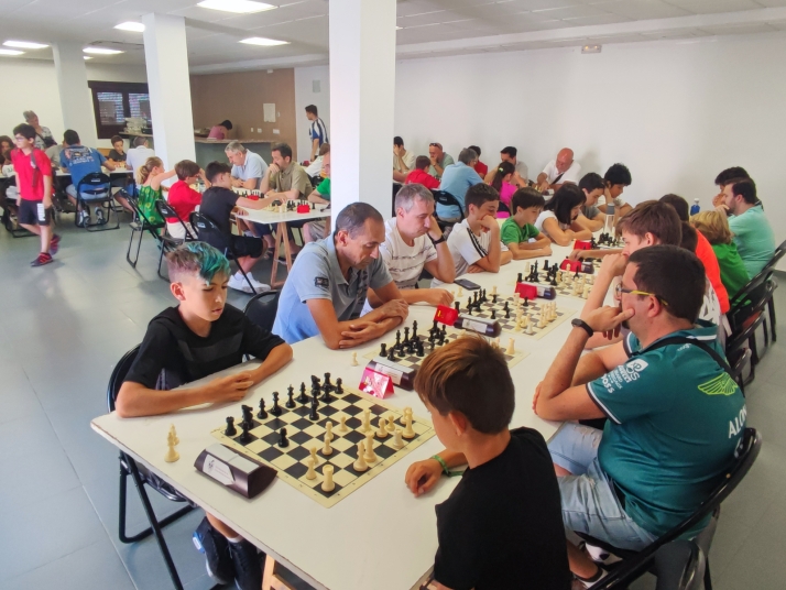 Almenar de Soria celebra su VIII Torneo de ajedrez con una alta participación