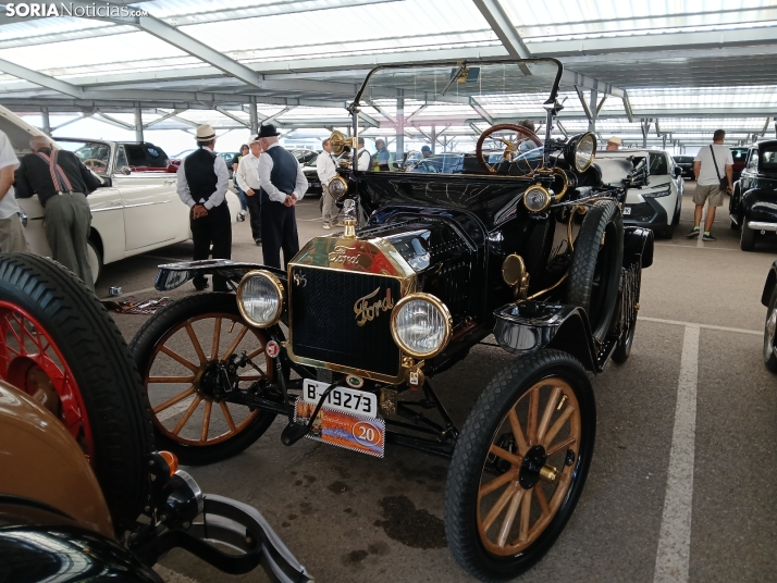 GALER&Iacute;A | Los cl&aacute;sicos despiertan la admiraci&oacute;n de decenas de sorianos en la XXXVI Concen