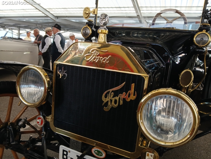 GALER&Iacute;A | Los cl&aacute;sicos despiertan la admiraci&oacute;n de decenas de sorianos en la XXXVI Concen