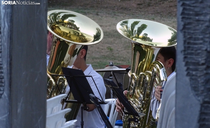 GALERÍA | La Banda de Música de Soria estrena su verano en el Duero