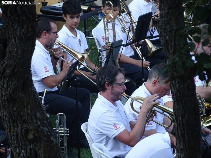 Una imagen del estreno veraniego de la Banda municipal de Música. /PC