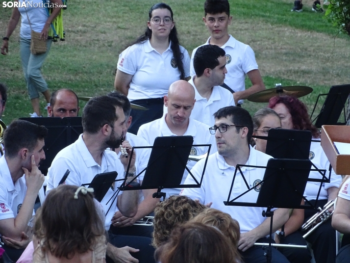 Una imagen del estreno veraniego de la Banda municipal de Música. /PC
