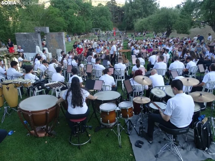 Una imagen del estreno veraniego de la Banda municipal de Música. /PC