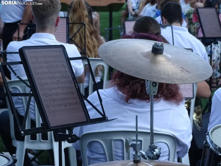Una imagen del estreno veraniego de la Banda municipal de Música. /PC