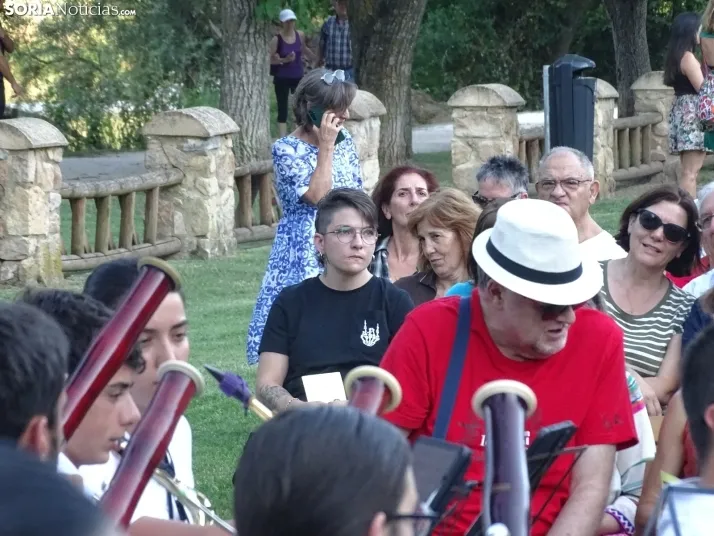 Una imagen del estreno veraniego de la Banda municipal de Música. /PC