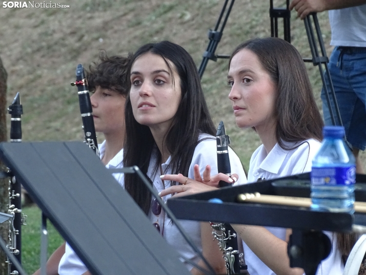 Una imagen del estreno veraniego de la Banda municipal de Música. /PC