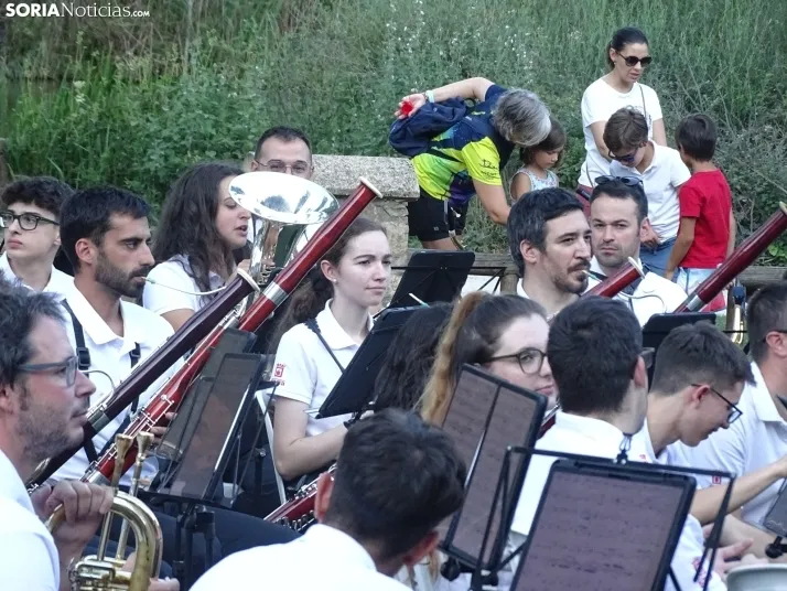 Una imagen del estreno veraniego de la Banda municipal de Música. /PC