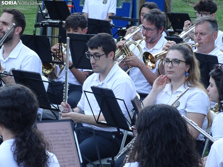 Una imagen del estreno veraniego de la Banda municipal de Música. /PC