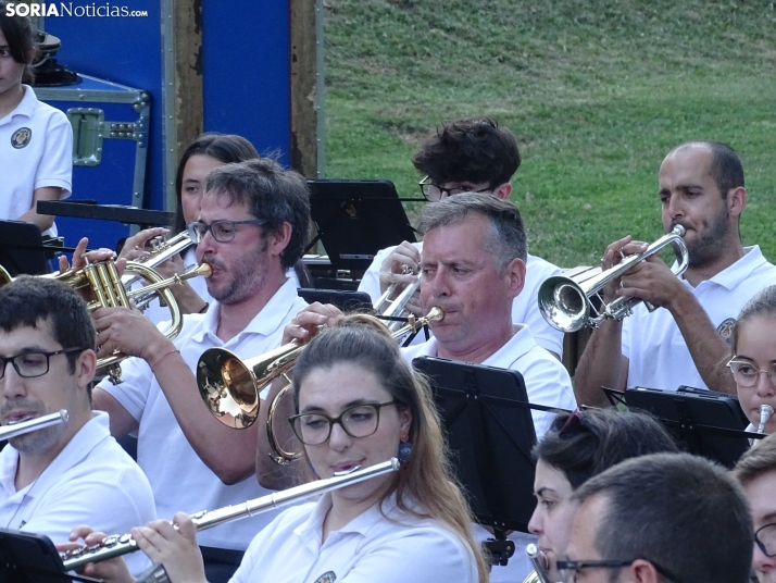 Una imagen del estreno veraniego de la Banda municipal de Música. /PC