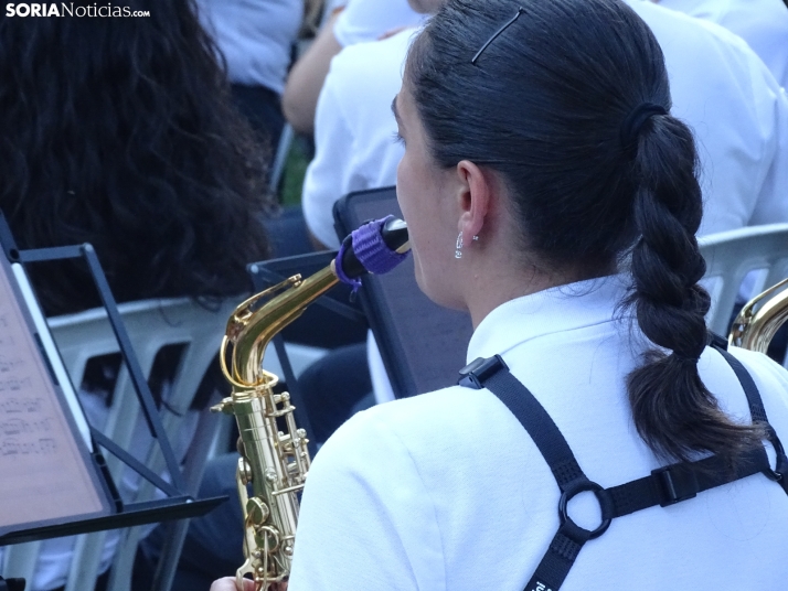 Una imagen del estreno veraniego de la Banda municipal de Música. /PC