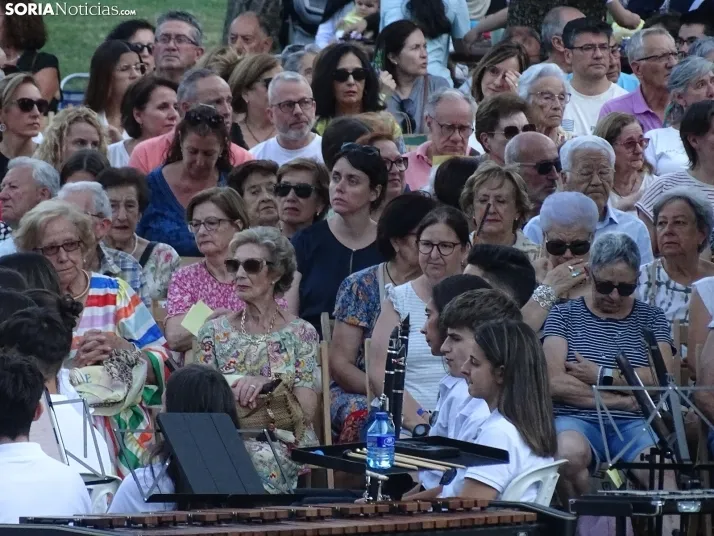Una imagen del estreno veraniego de la Banda municipal de Música. /PC