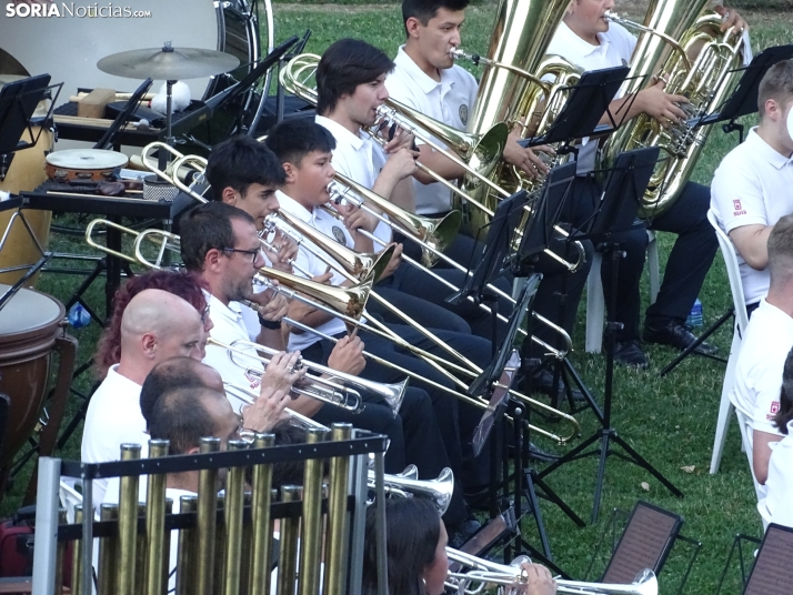 Una imagen del estreno veraniego de la Banda municipal de Música. /PC