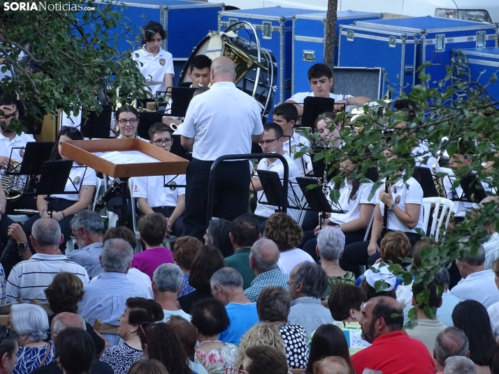 Una imagen del estreno veraniego de la Banda municipal de Música. /PC