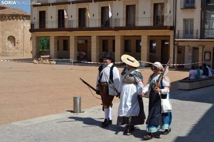 En im&aacute;genes: Almaz&aacute;n regresa a 1810 con la representaci&oacute;n de la batalla contra el ej&eacu