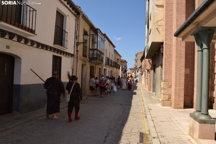 En im&aacute;genes: Almaz&aacute;n regresa a 1810 con la representaci&oacute;n de la batalla contra el ej&eacu