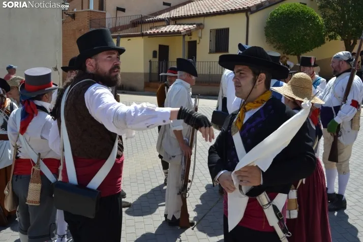 En im&aacute;genes: Almaz&aacute;n regresa a 1810 con la representaci&oacute;n de la batalla contra el ej&eacu