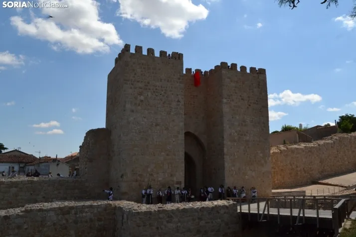 En im&aacute;genes: Almaz&aacute;n regresa a 1810 con la representaci&oacute;n de la batalla contra el ej&eacu
