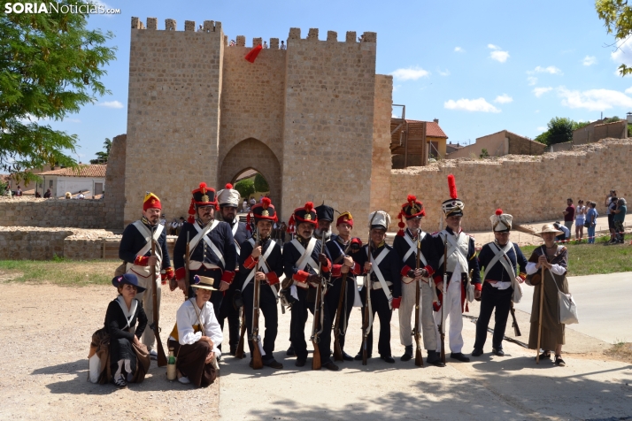 En im&aacute;genes: Almaz&aacute;n regresa a 1810 con la representaci&oacute;n de la batalla contra el ej&eacu