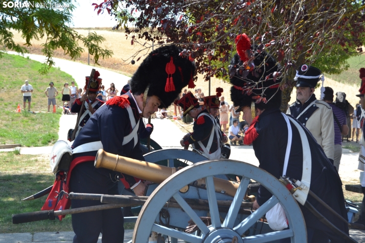 En im&aacute;genes: Almaz&aacute;n regresa a 1810 con la representaci&oacute;n de la batalla contra el ej&eacu