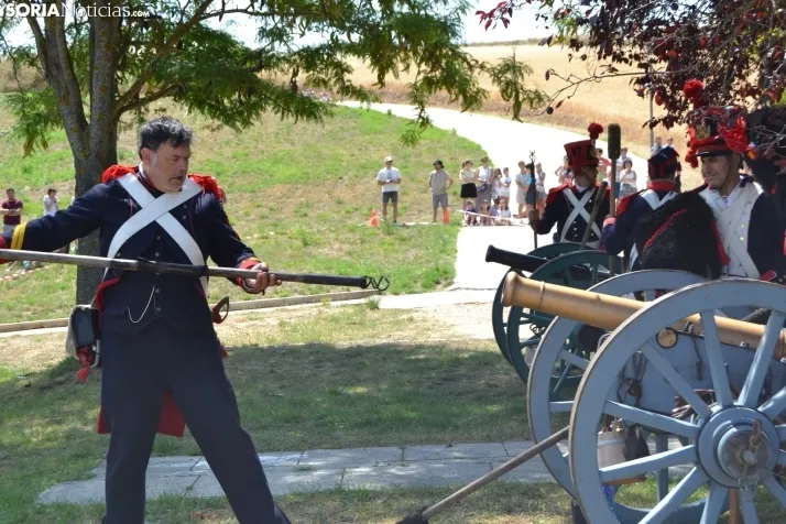 En im&aacute;genes: Almaz&aacute;n regresa a 1810 con la representaci&oacute;n de la batalla contra el ej&eacu