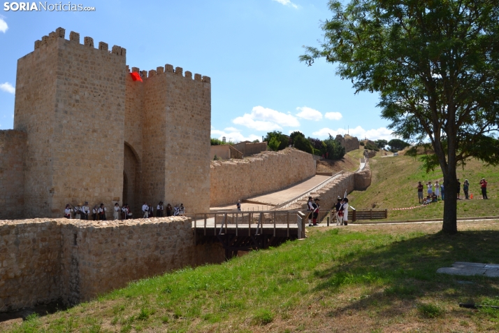 En im&aacute;genes: Almaz&aacute;n regresa a 1810 con la representaci&oacute;n de la batalla contra el ej&eacu