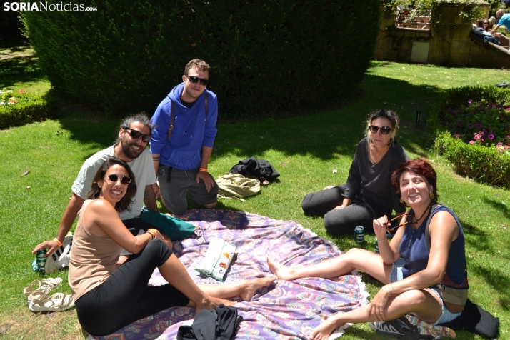 Fotos: El verm&uacute; del Enclave del Agua pone patas arriba La Dehesa