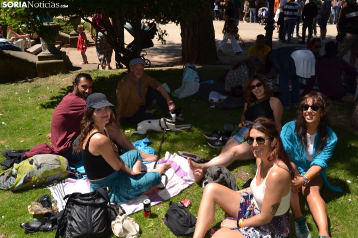 Fotos: El verm&uacute; del Enclave del Agua pone patas arriba La Dehesa