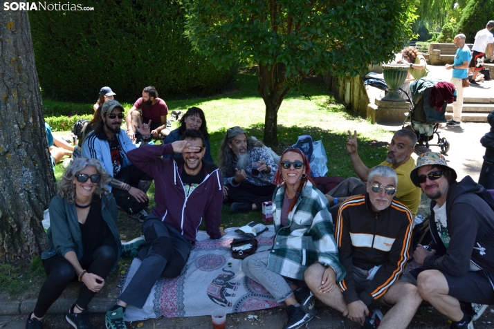 Fotos: El verm&uacute; del Enclave del Agua pone patas arriba La Dehesa